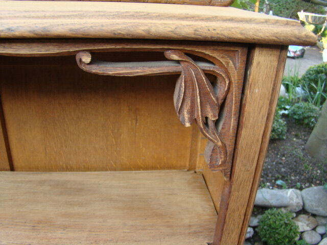 Bibus in oak art nouveau