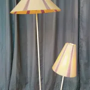 Lampadaire vintage dans le goût de Mathieu Matégot