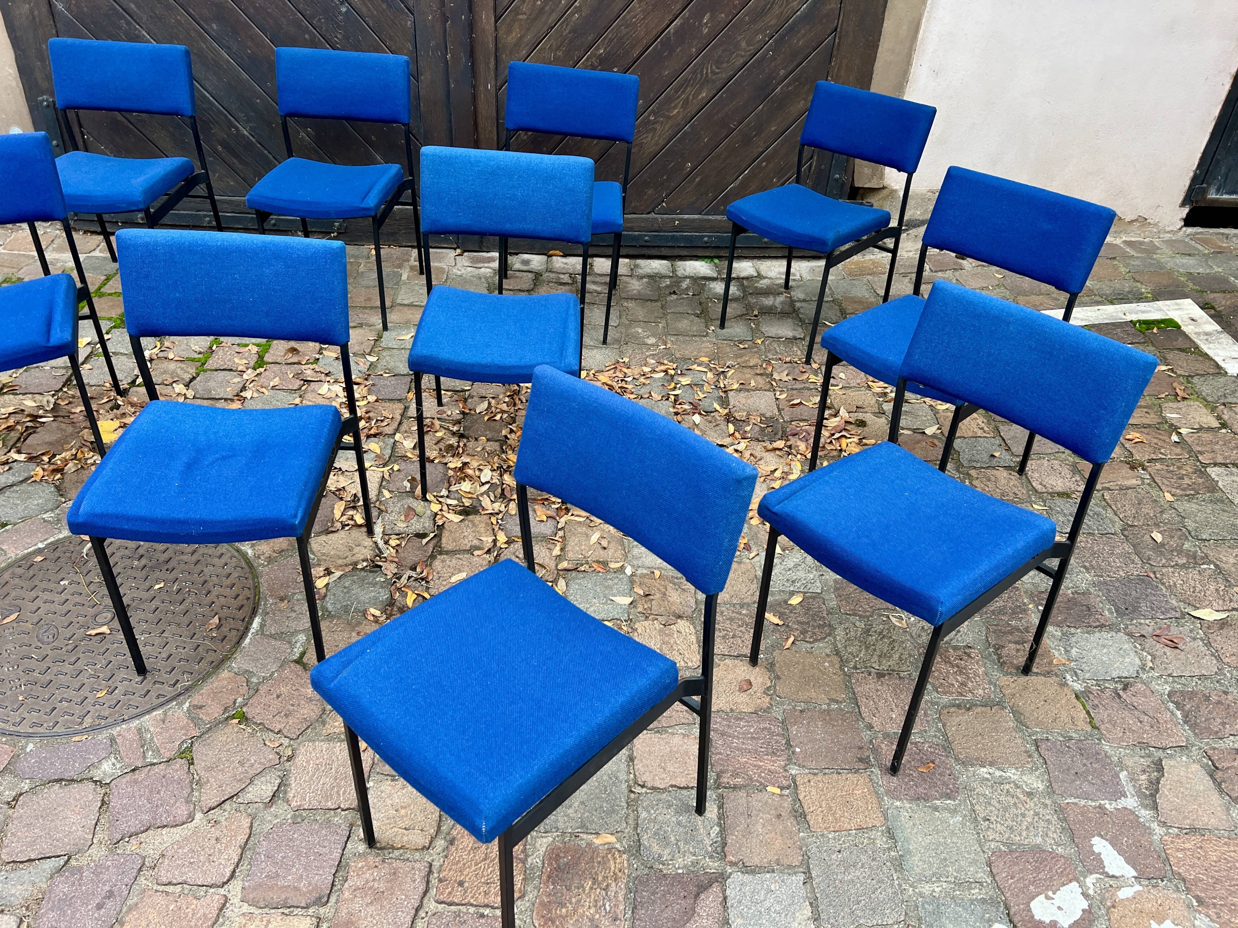 🪑 Set of 13 vintage blue fabric chairs – black metal legs – Guer style