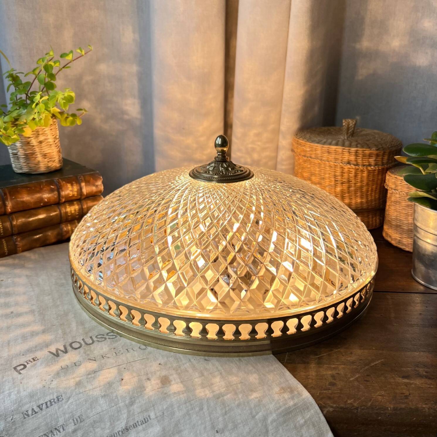 Large vintage ceiling lamp in chiseled glass and brass 34 cm