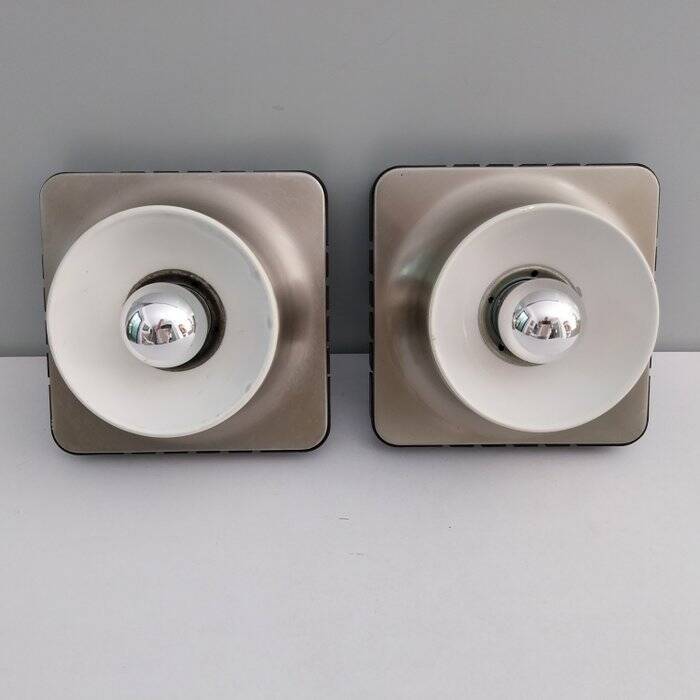 Pair of Italian wall lights from the 70s
