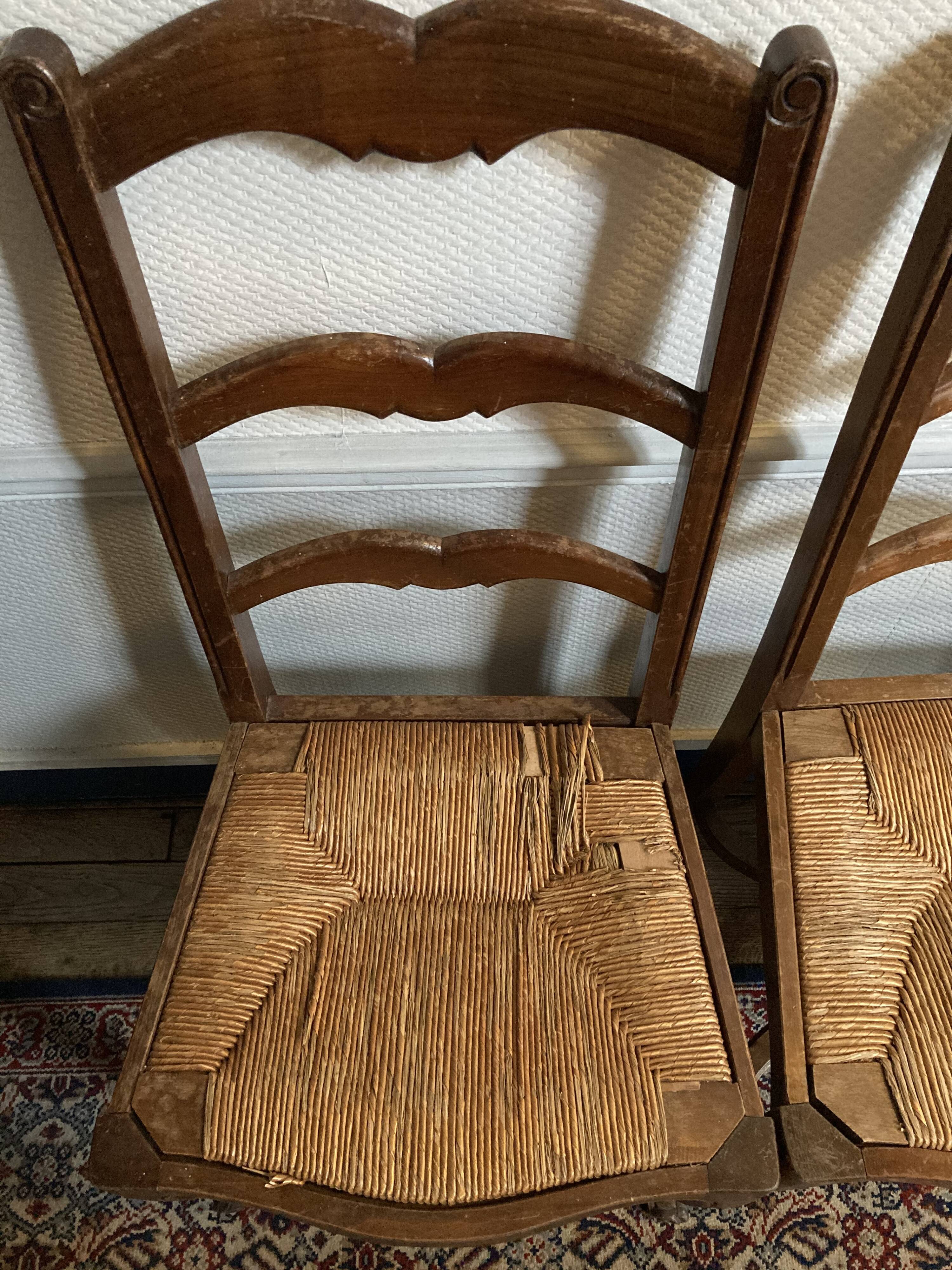 Lot 4 Provencal chairs made of straw and wood