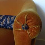 Mustard velvet 2-seater toad sofa