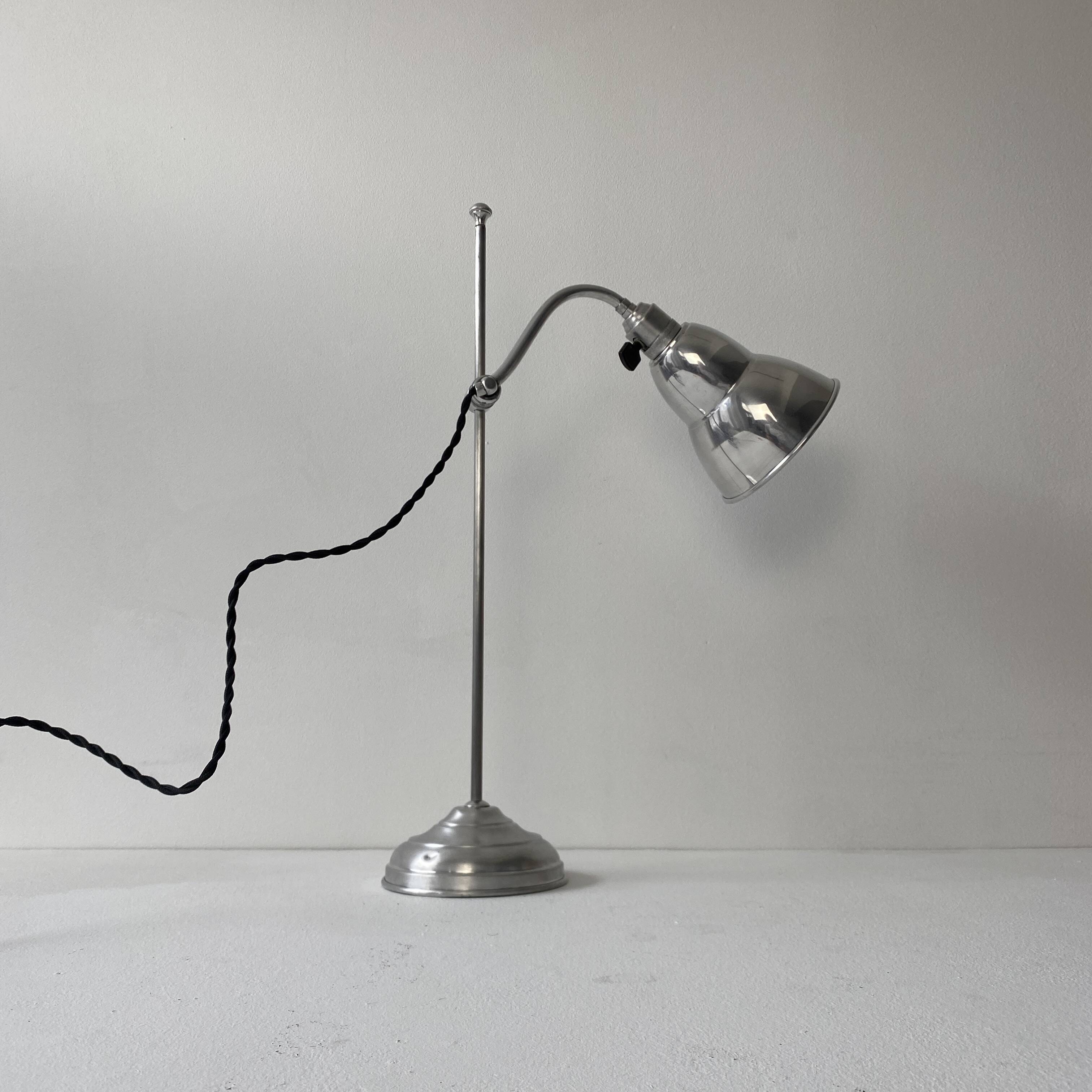Old vintage desk lamp raise and lower