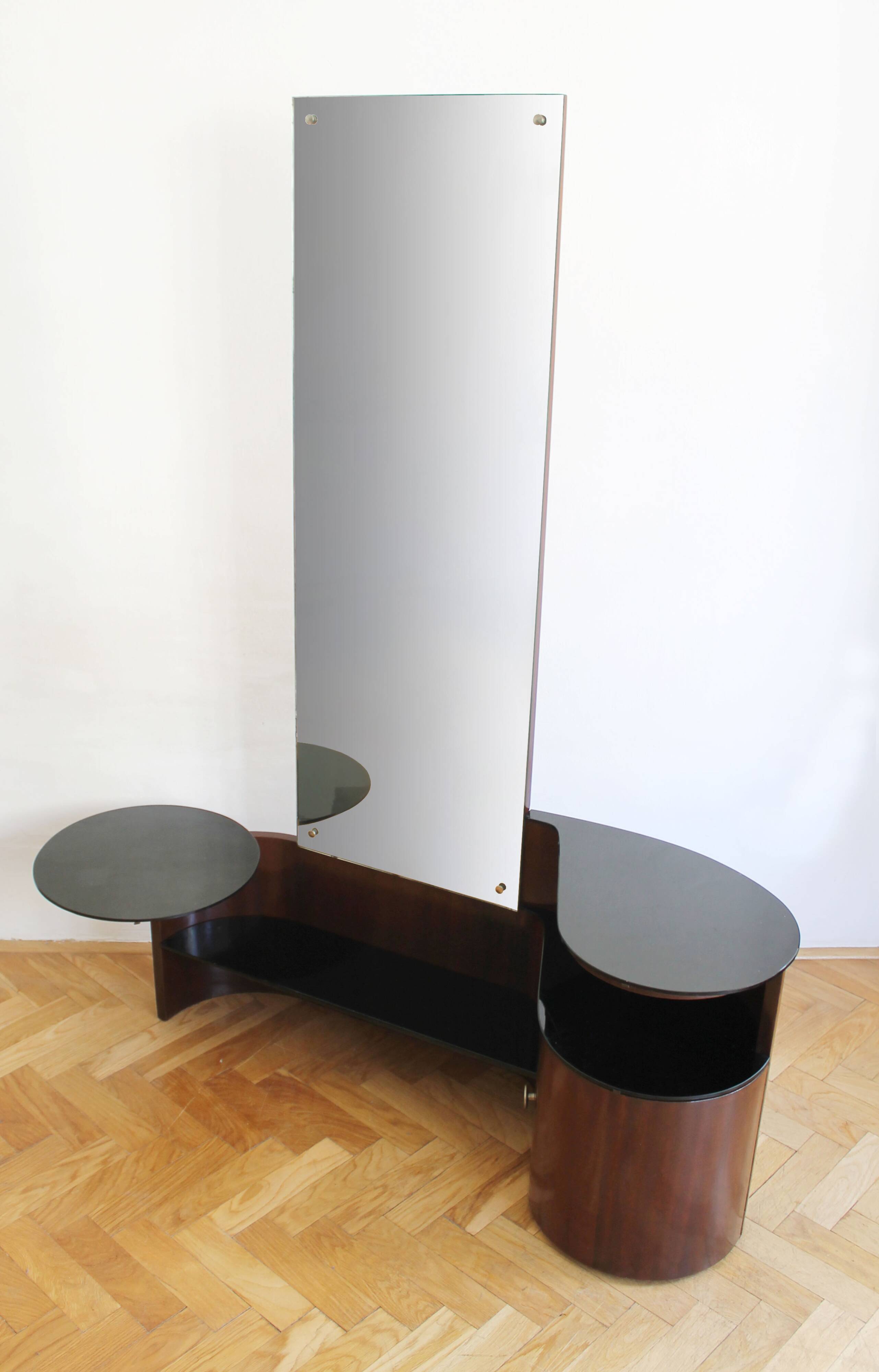 Coiffeuse moderniste des années 1930