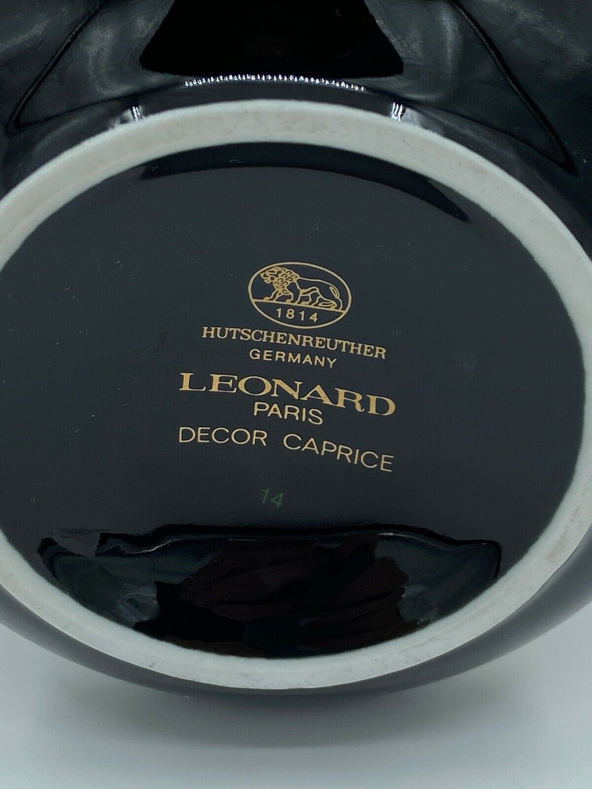Black vase leonard paris caprice n 14 hutschenreuther germany sign