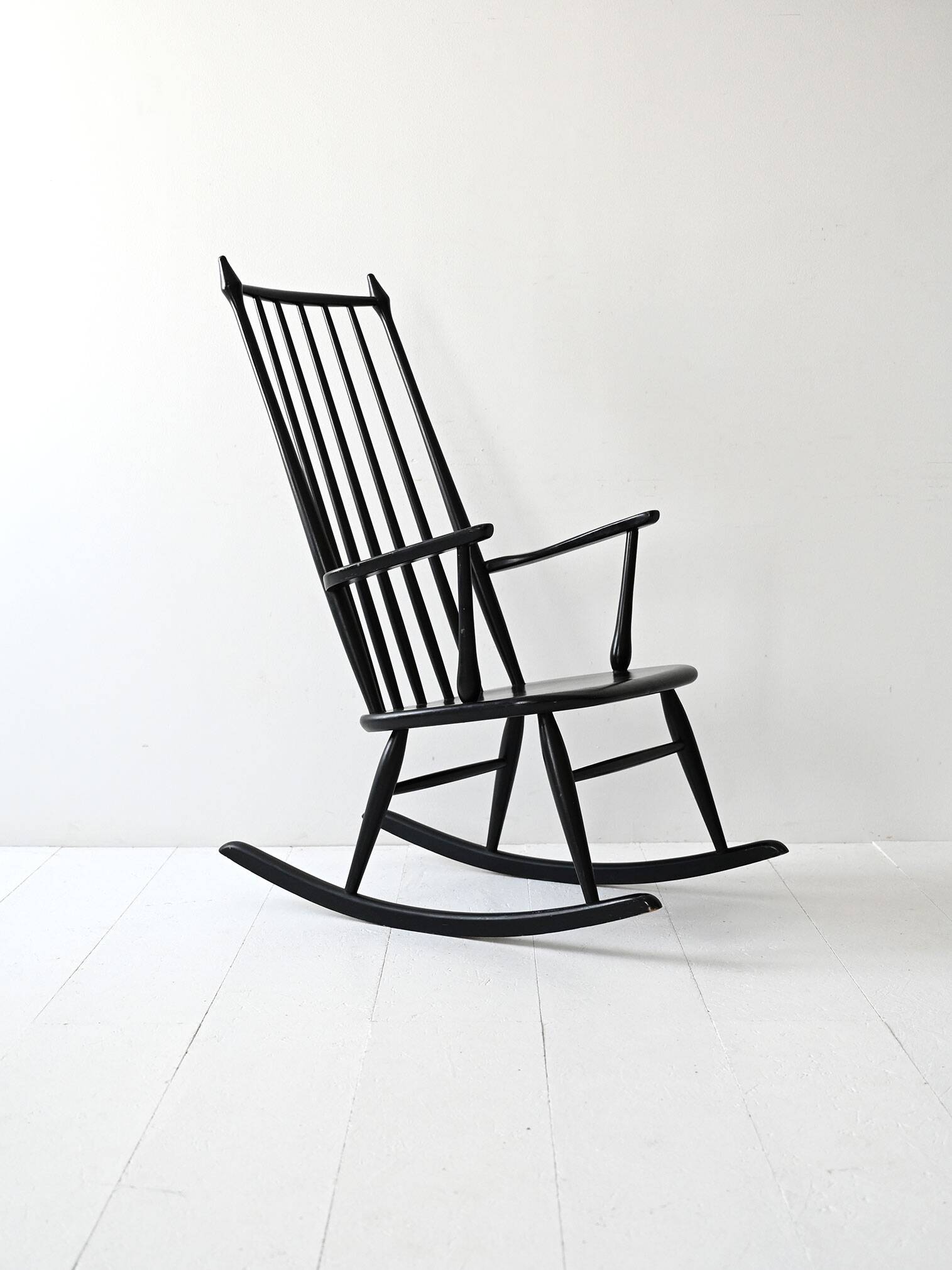 Fauteuil à bascule danois vintage de style Windsor