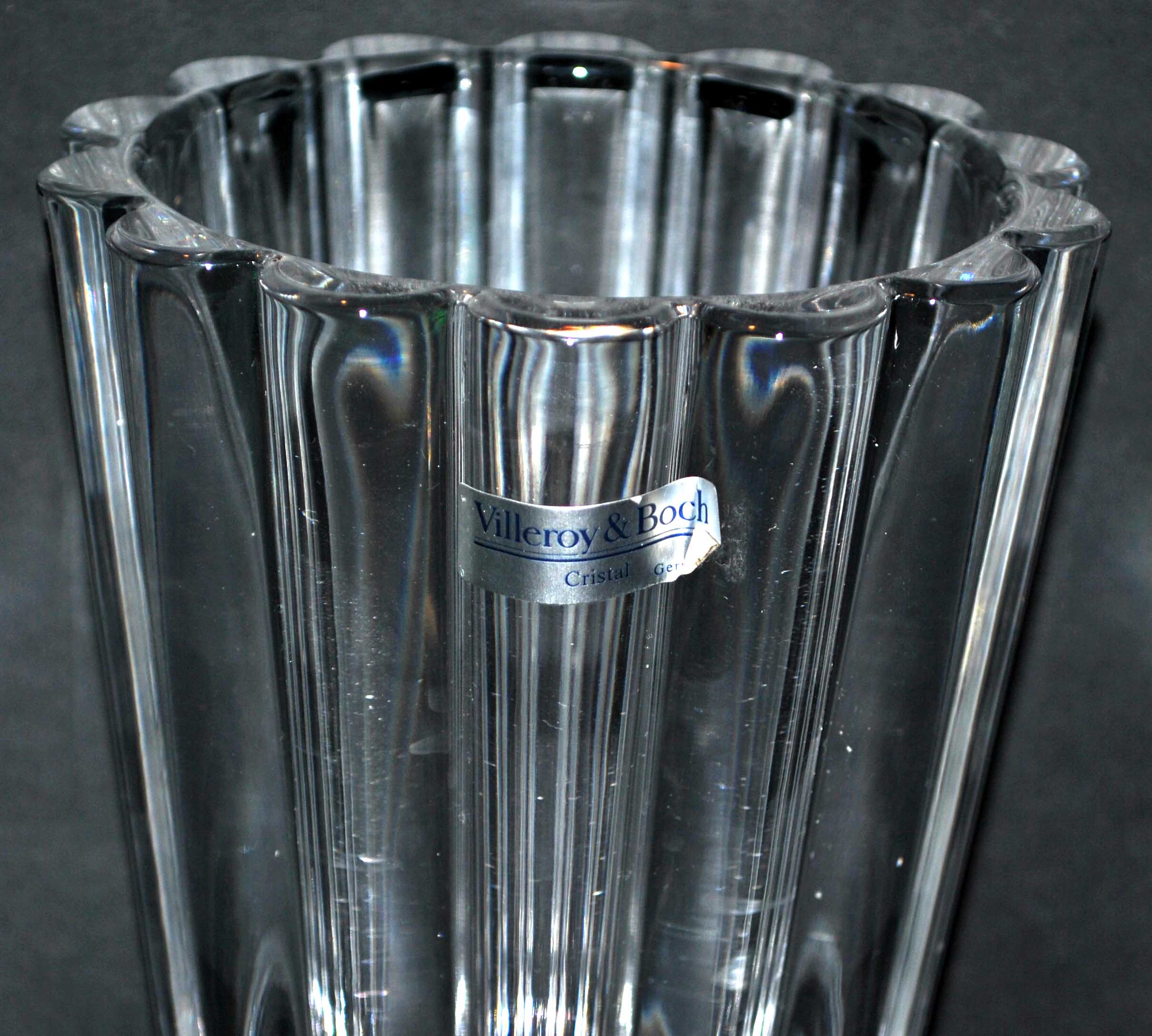 Villeroy & Boch vintage vase in ribbed molded crystal signed