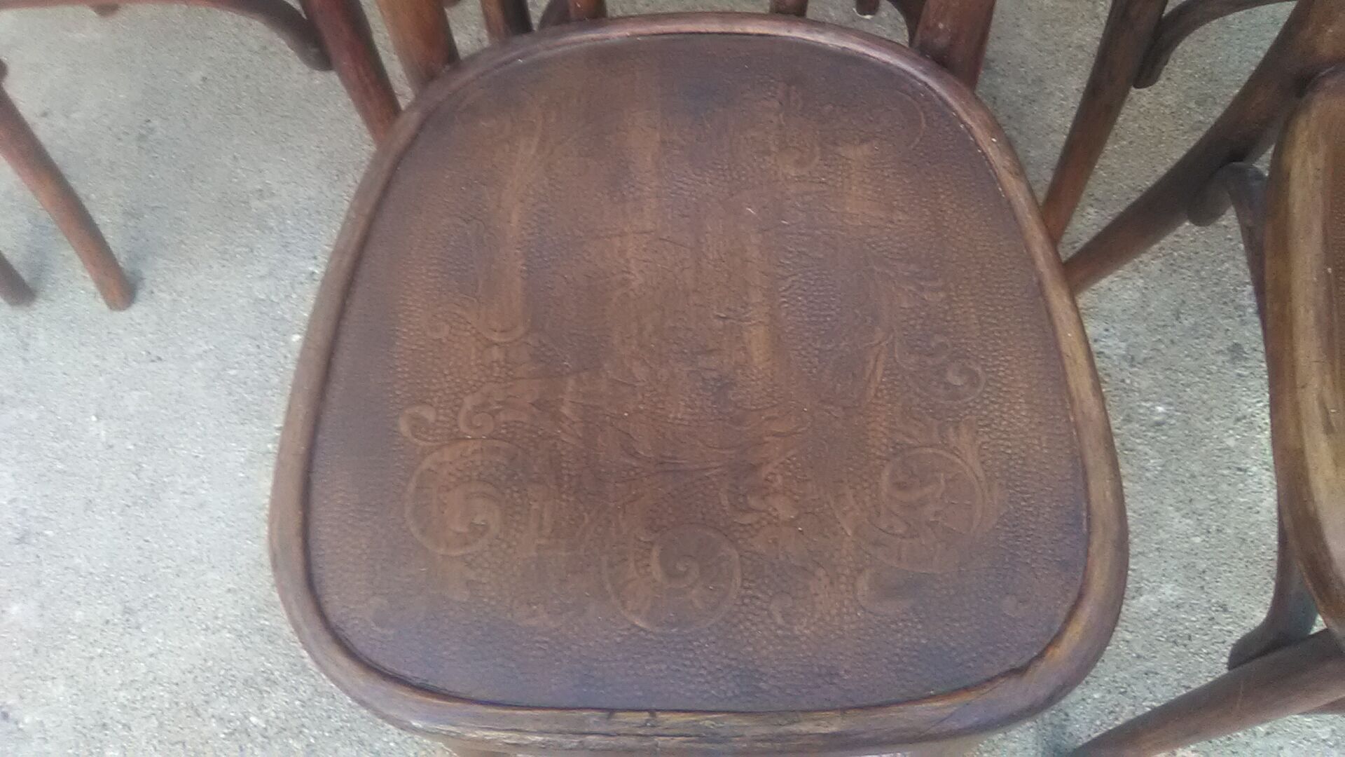 Lot of 6 mismatched bistro chairs