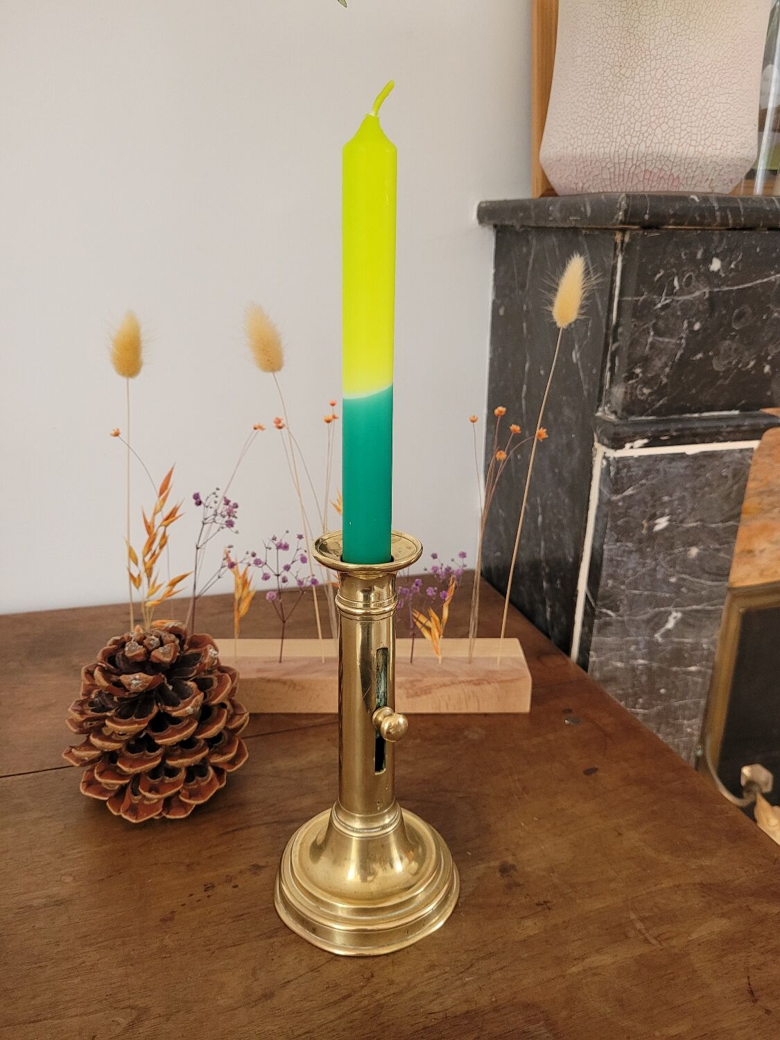 Push candle holder with tiered base no. 1