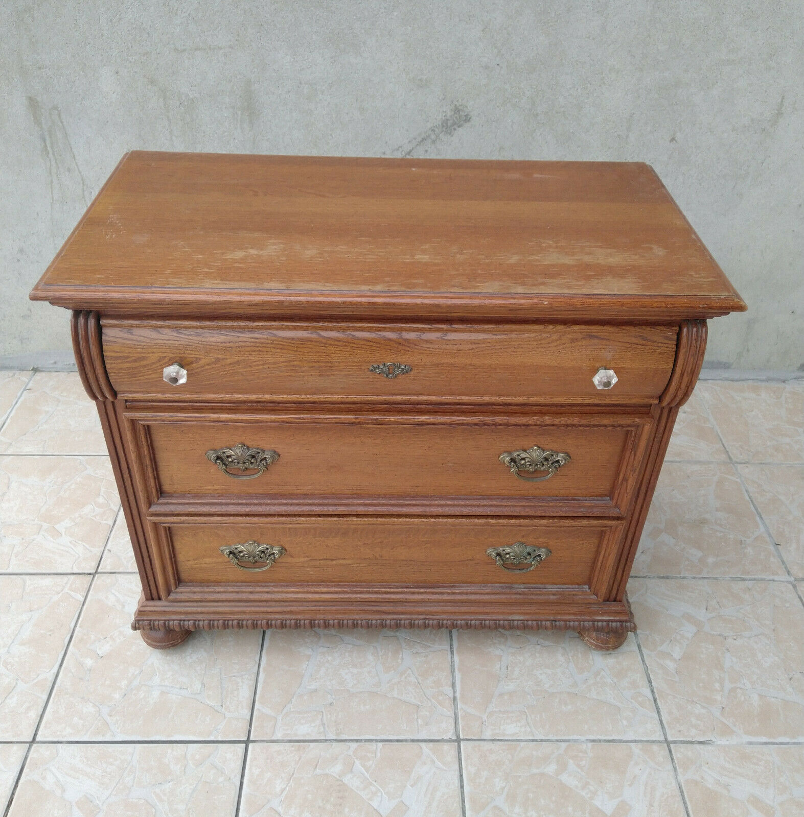 Victorian Lexington oak dresser