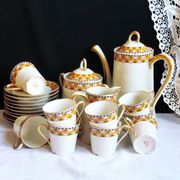 Art Deco coffee service in Limoges porcelain, 23 pieces.