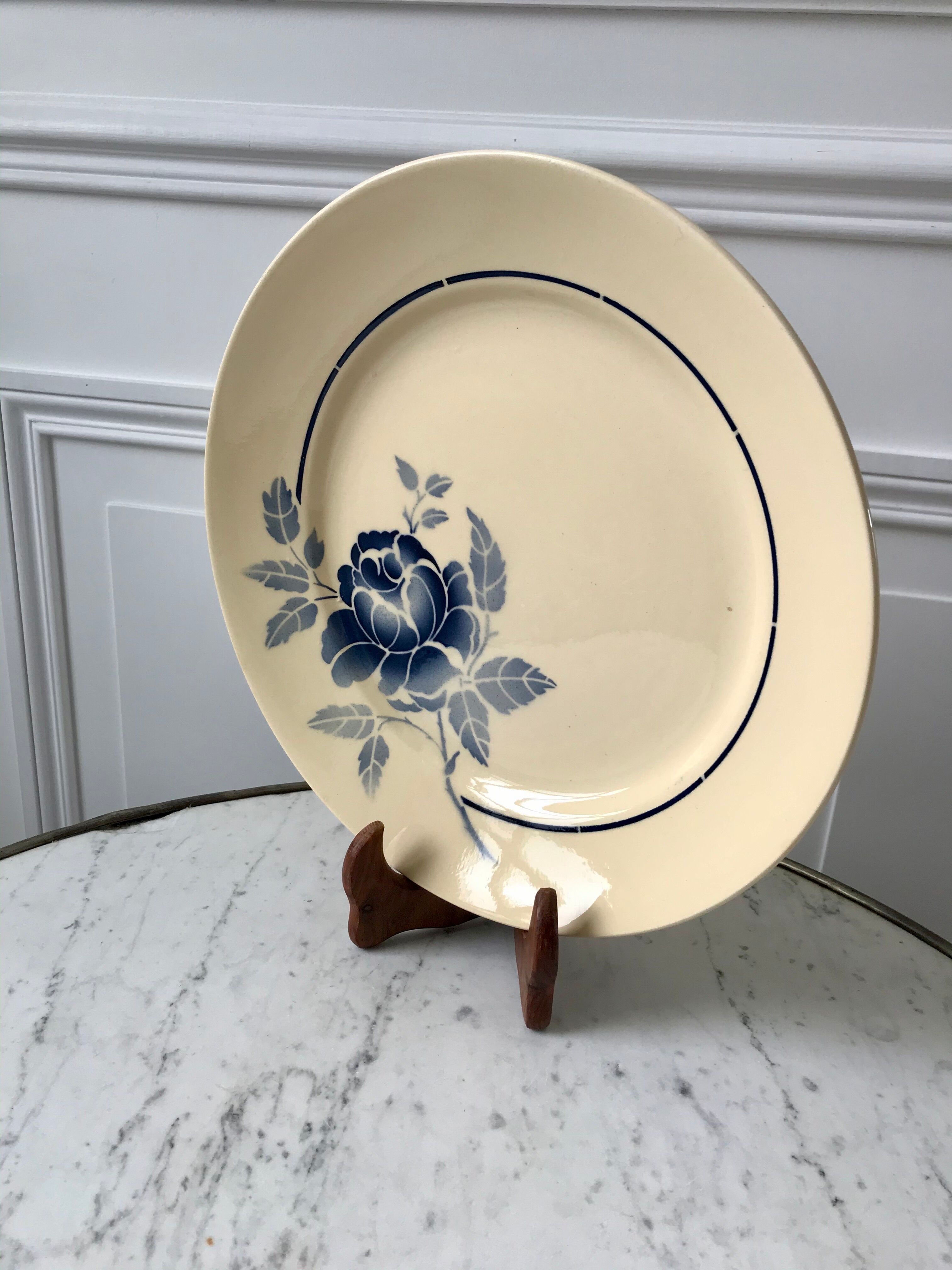 Round dish blue flowers Saint-Amand years 30-40