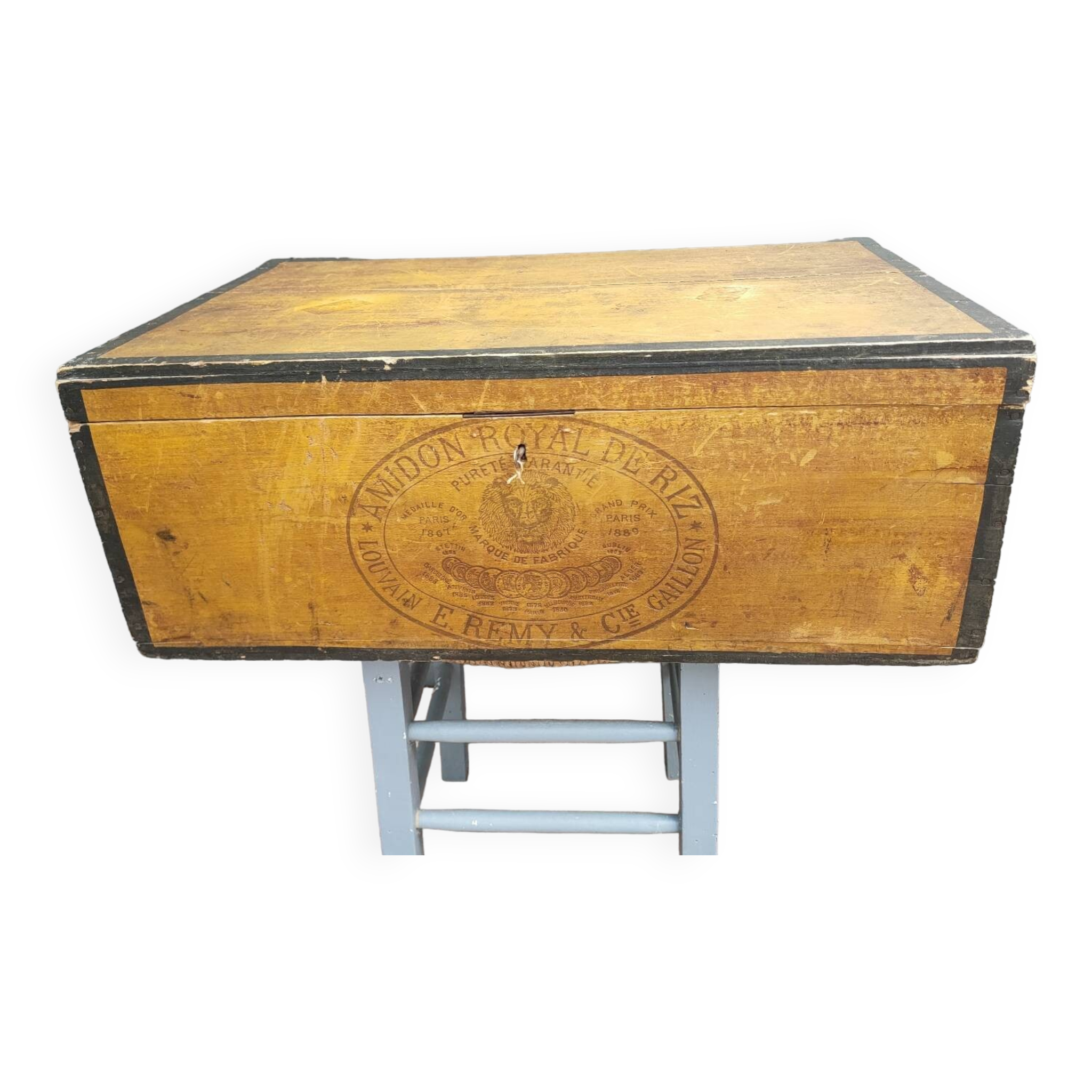 Old wooden advertising trunk Royal rice starch E.Remy & Cie