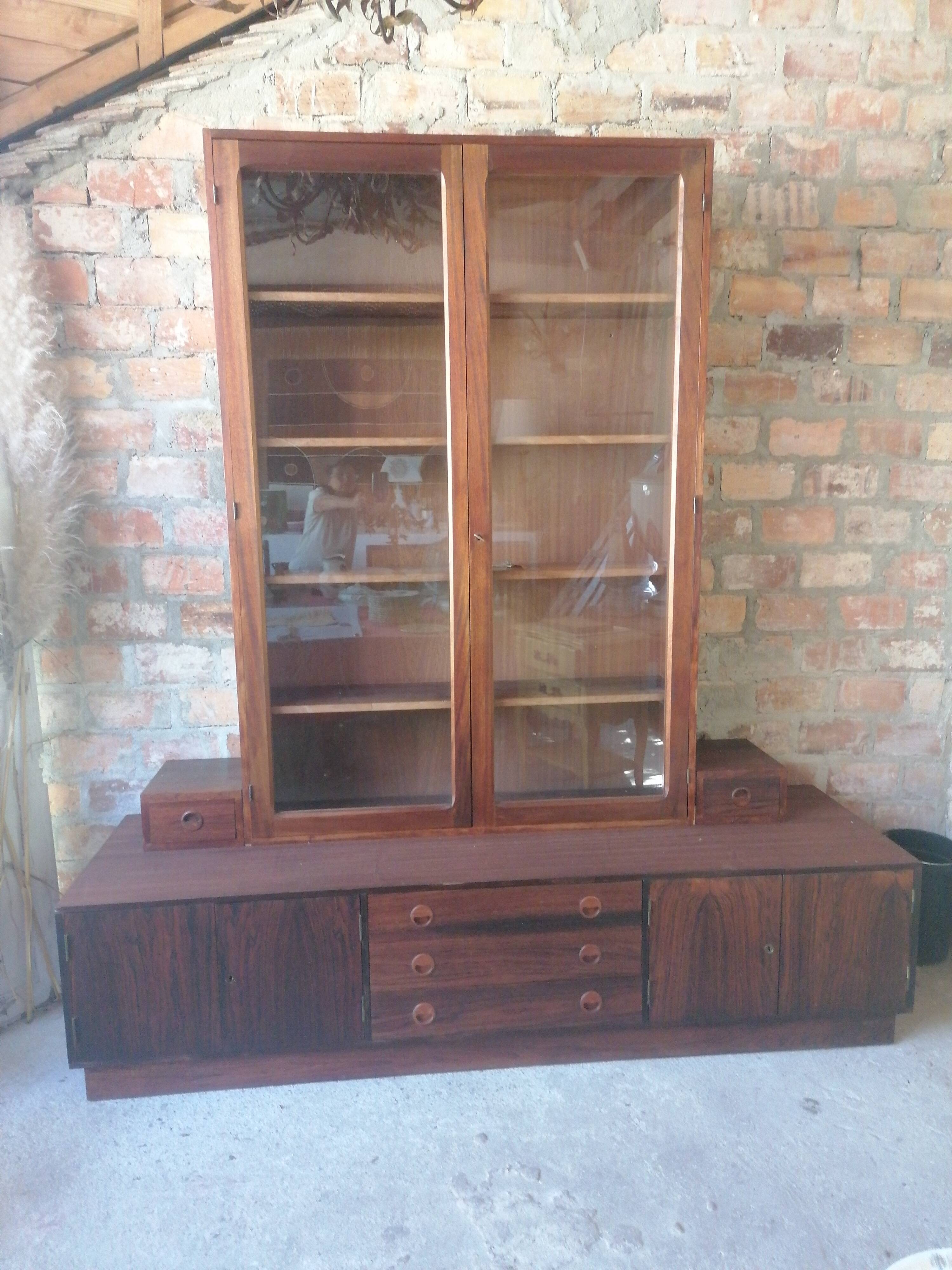 Enfilade scandinave avec vitrine