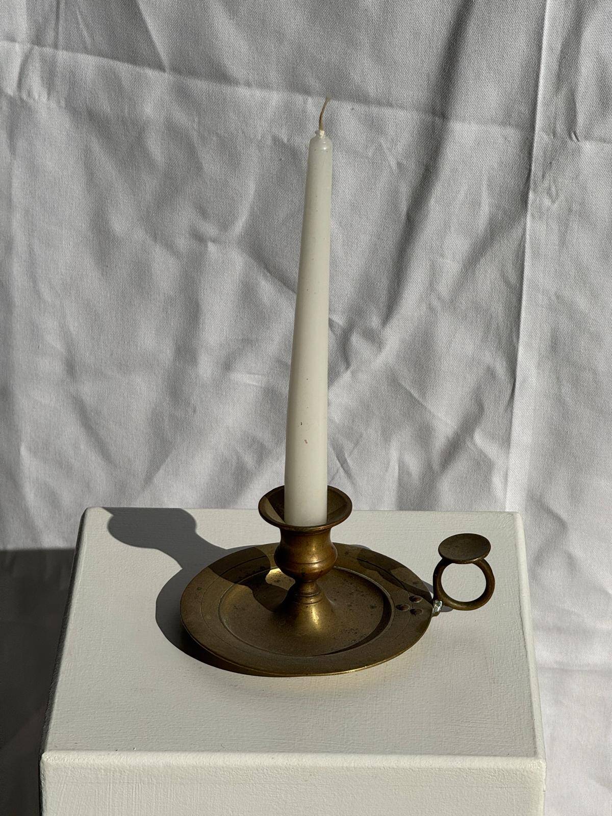 Antique gold hand candlestick with a handle fixed by 3 rivets H8 D13