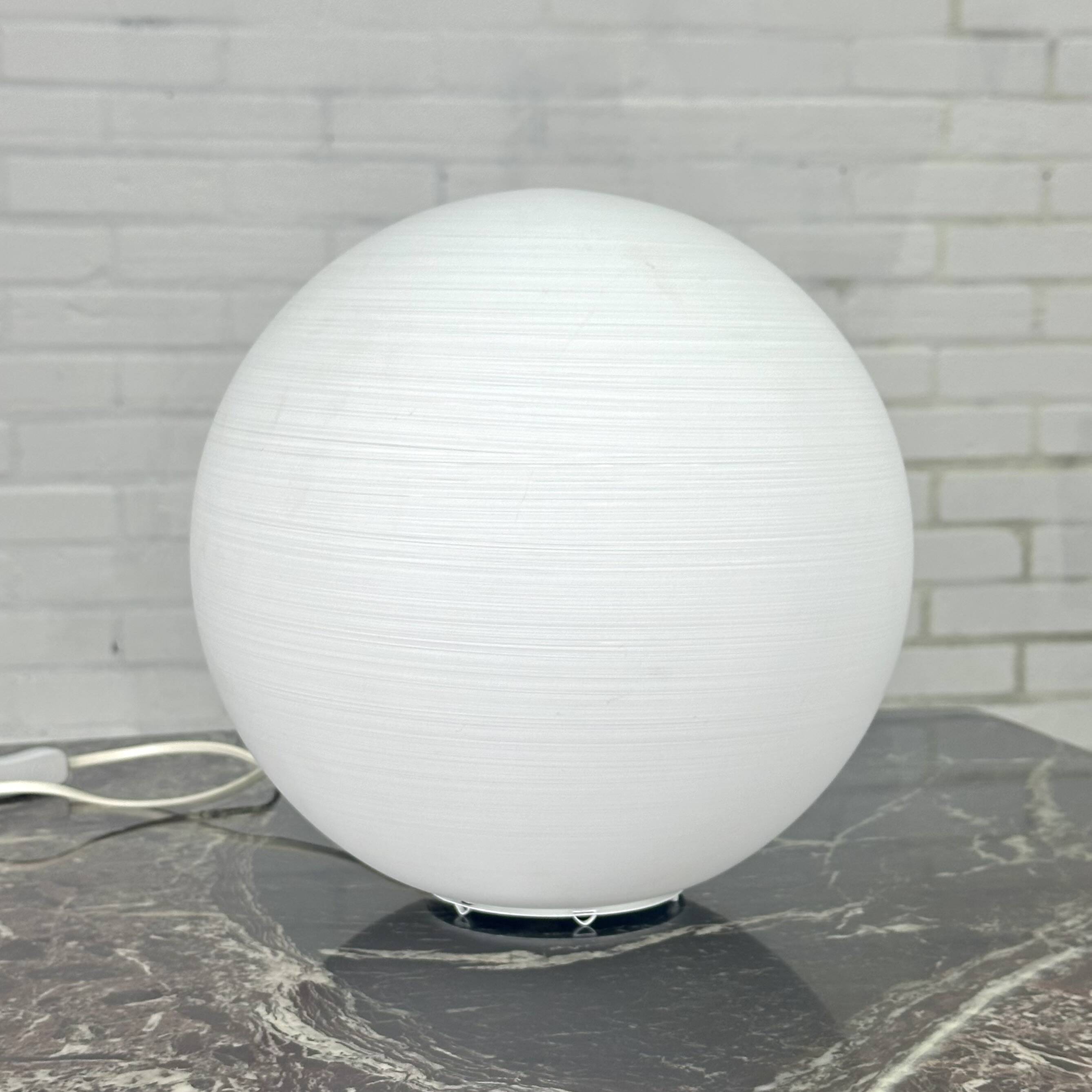 Ball lamp from Wofi Leuchten in white with spiral print