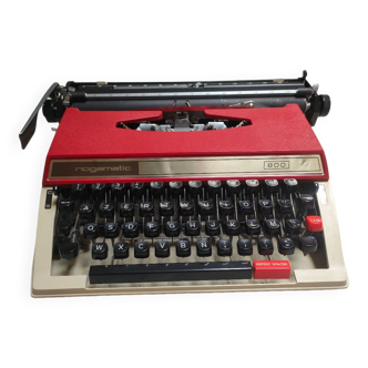 Machine à écrire Nogamatic 800