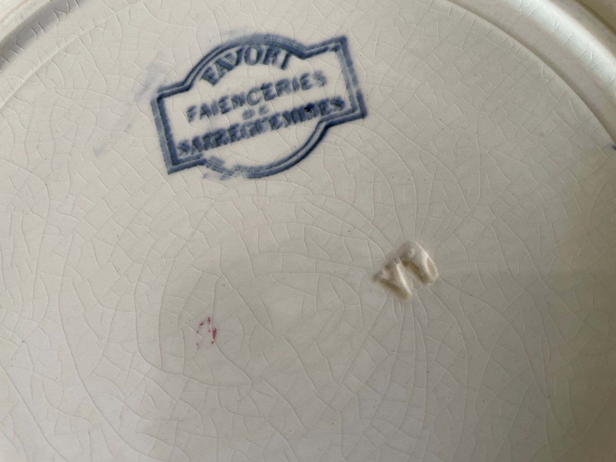 Flat plates Sarreguemines Terre de Fer model Blue Favorite