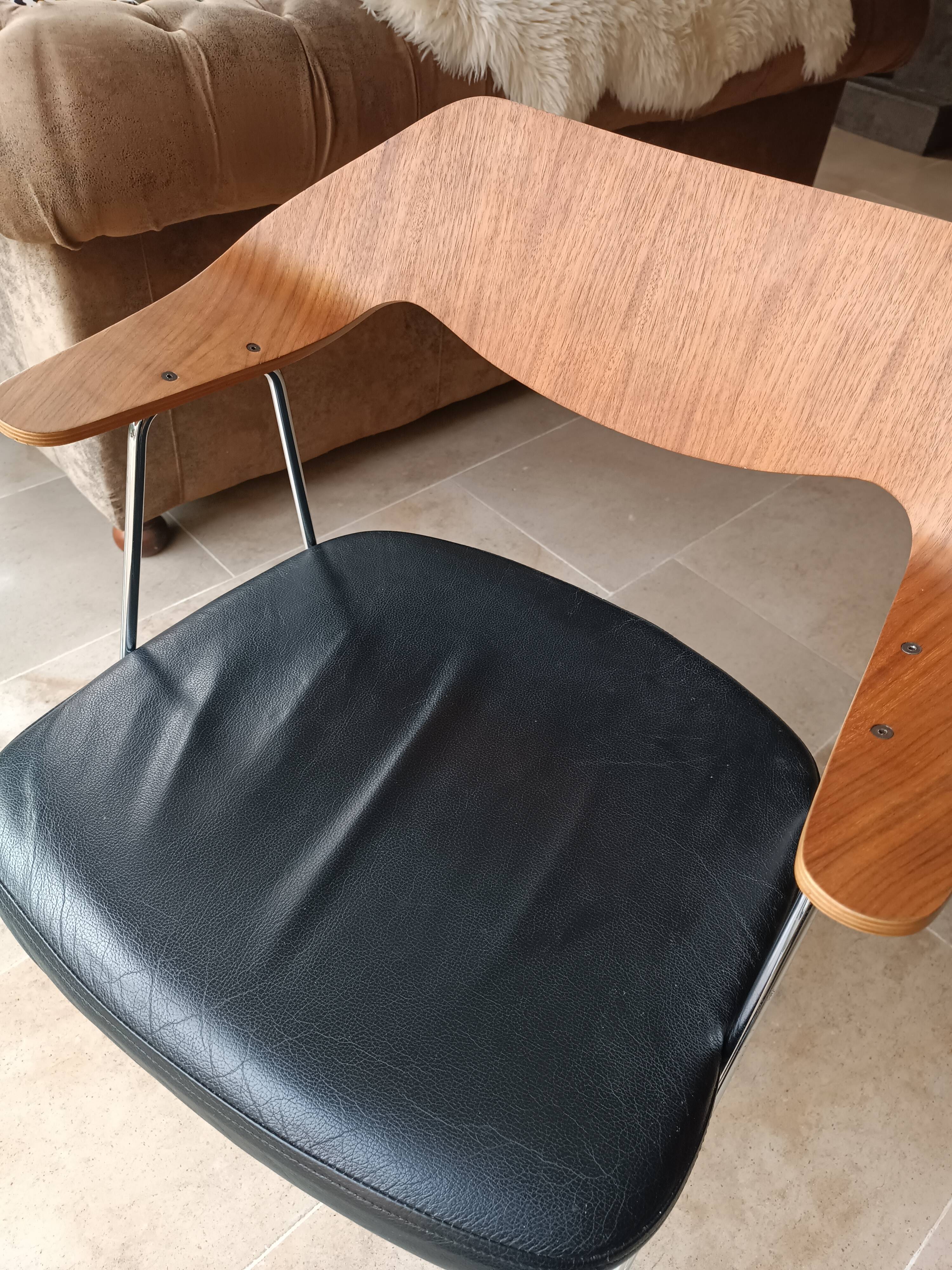 Chairs 675 Robin Day for Habitat