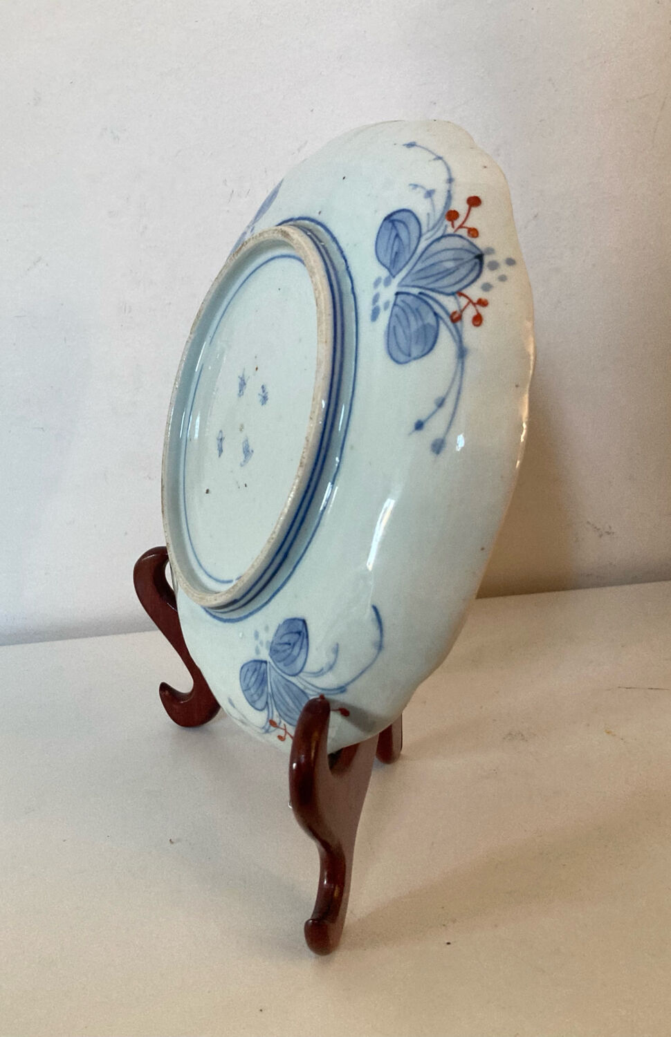 Imari porcelain plate, Japan, 19th century, hand-decorated