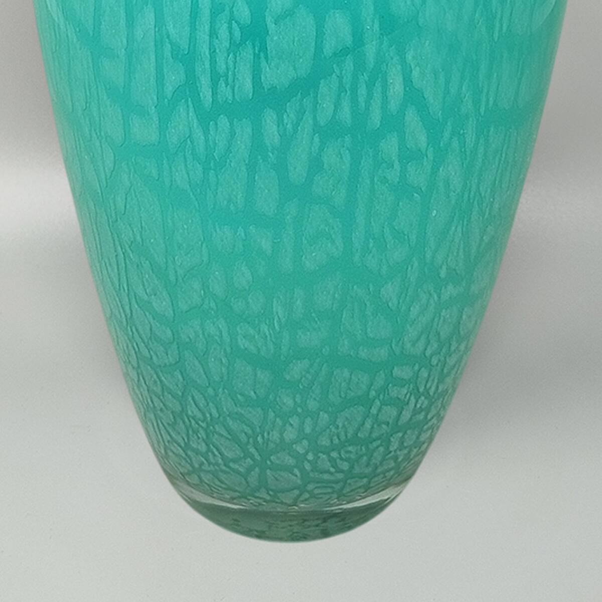 1970s Exquisited Handcrafted Green Vase by V.A.M. in Murano Glass. Made in