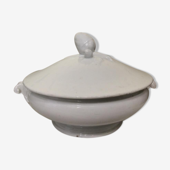 White porcelain soup maker