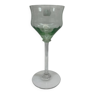 Uraline stemware