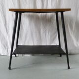 Table pieds fuseaux
