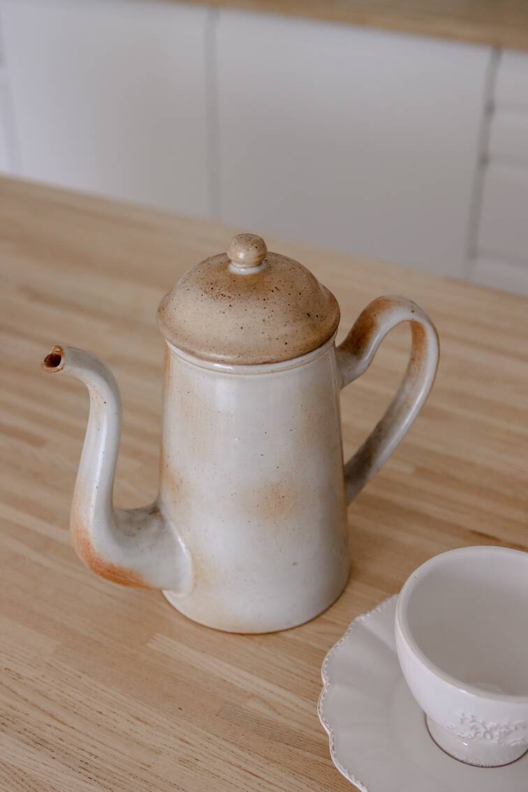 Enameled stoneware coffee pot