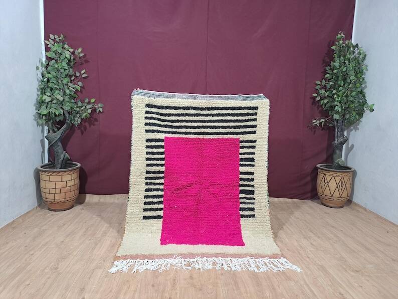 Traditional hand-woven Beni Ouraine rug, size 150 x 250 cm