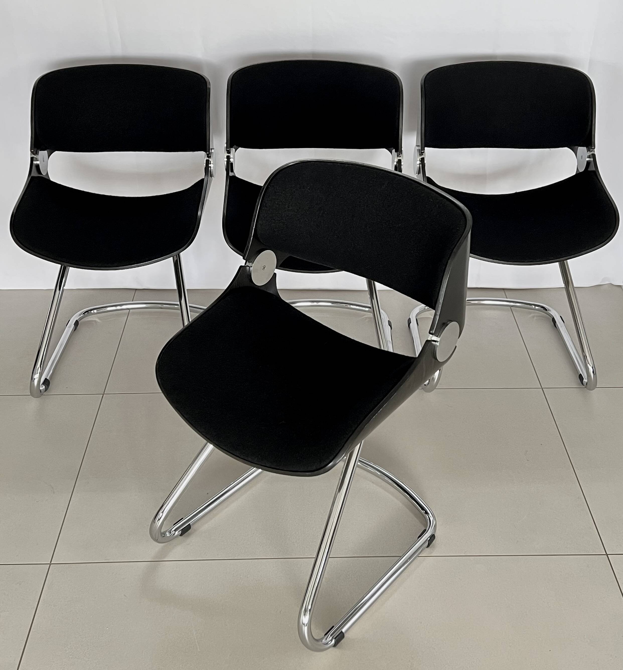 Baumann chair model Arpège attributed to Etienne Fermigier, France 1970s.