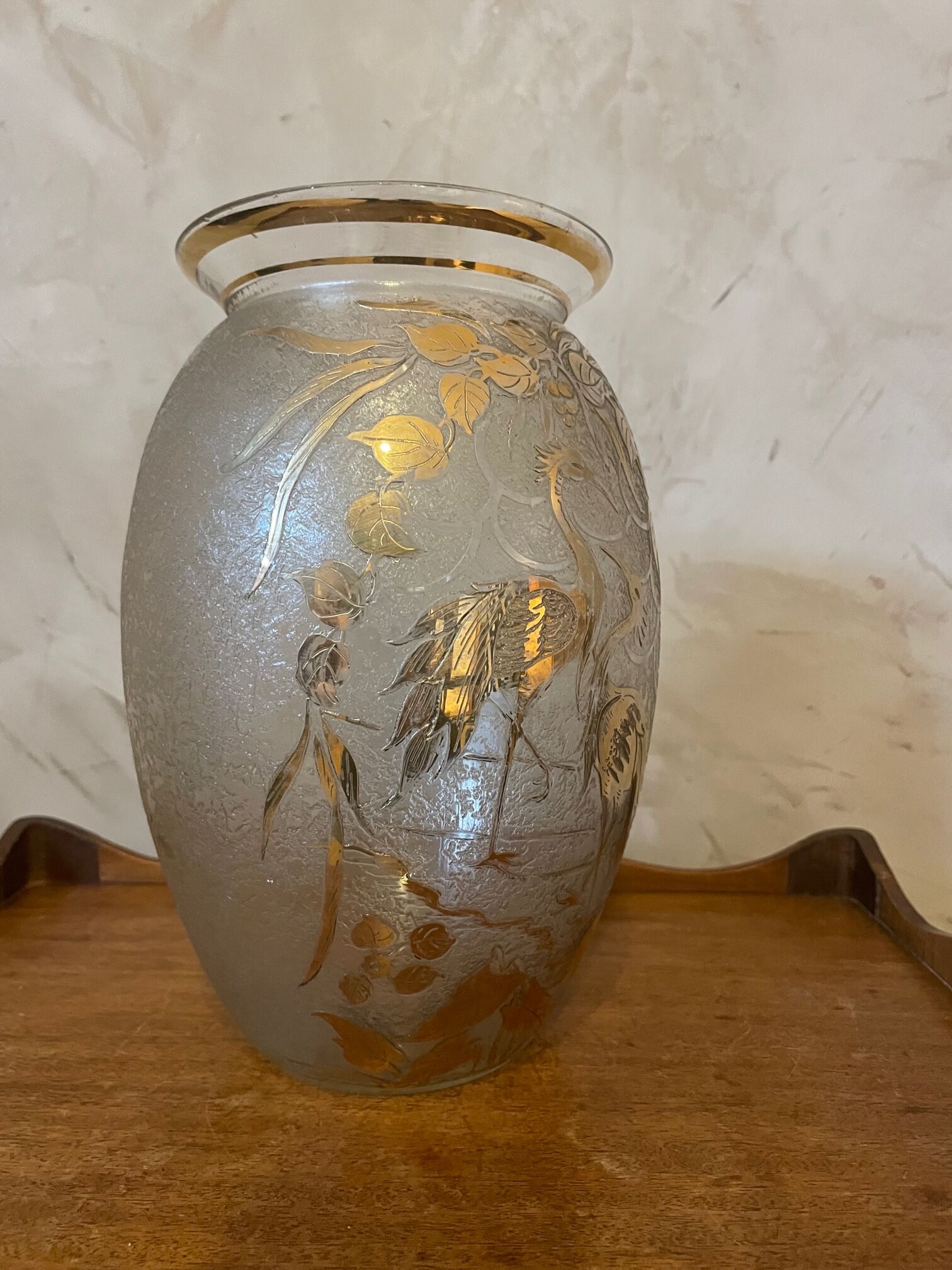 Vase decorated with birds