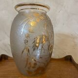 Vase decorated with birds