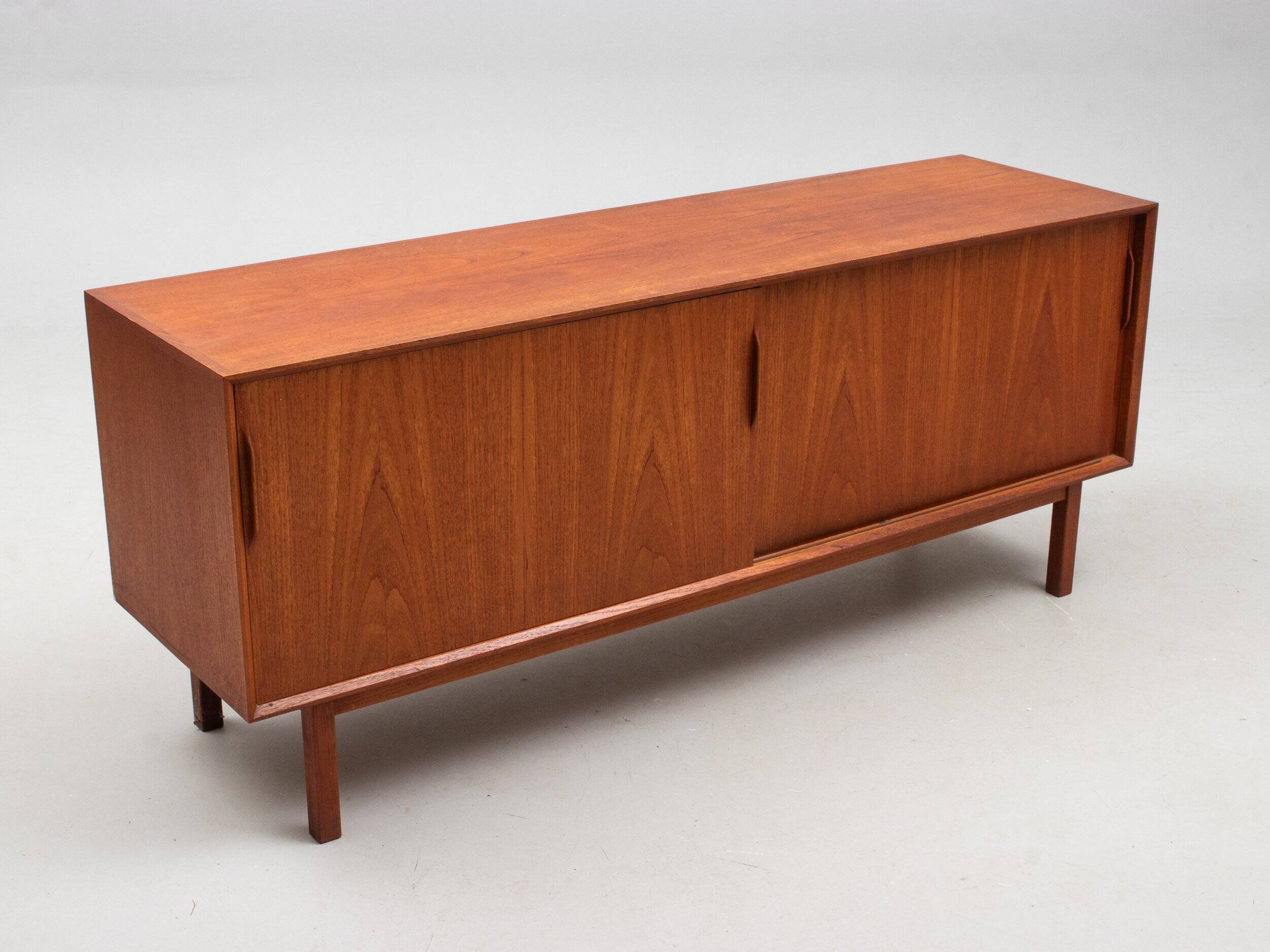 Vintage Scandinavian Teak Sideboard by Karl Erik Ekselius, 1950s – Mid-Century Modern Design