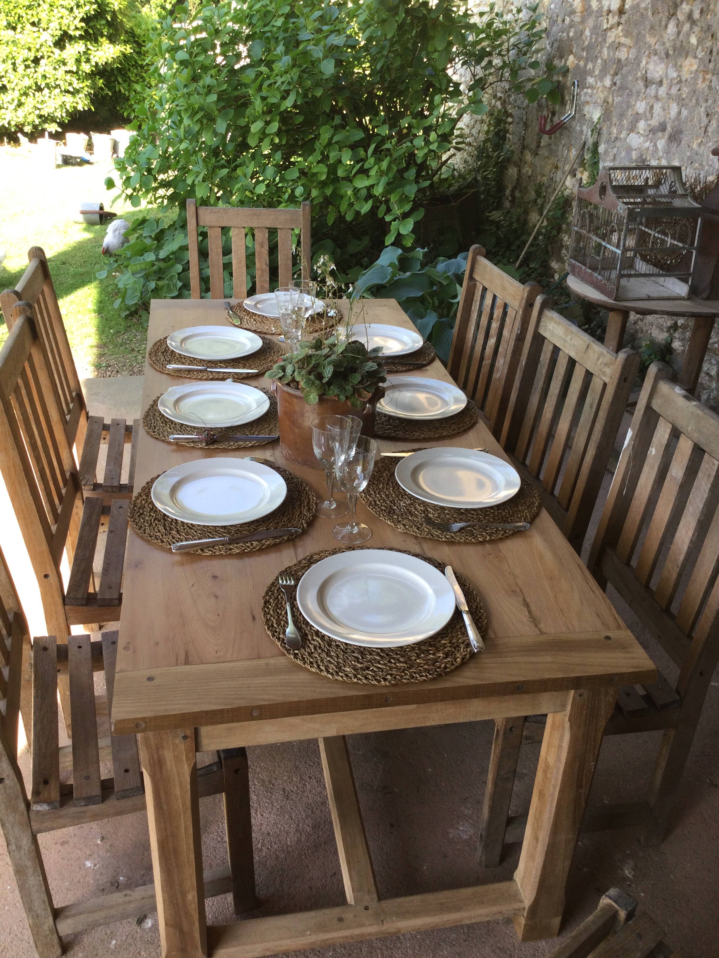 Ancienne table de ferme rénovée
