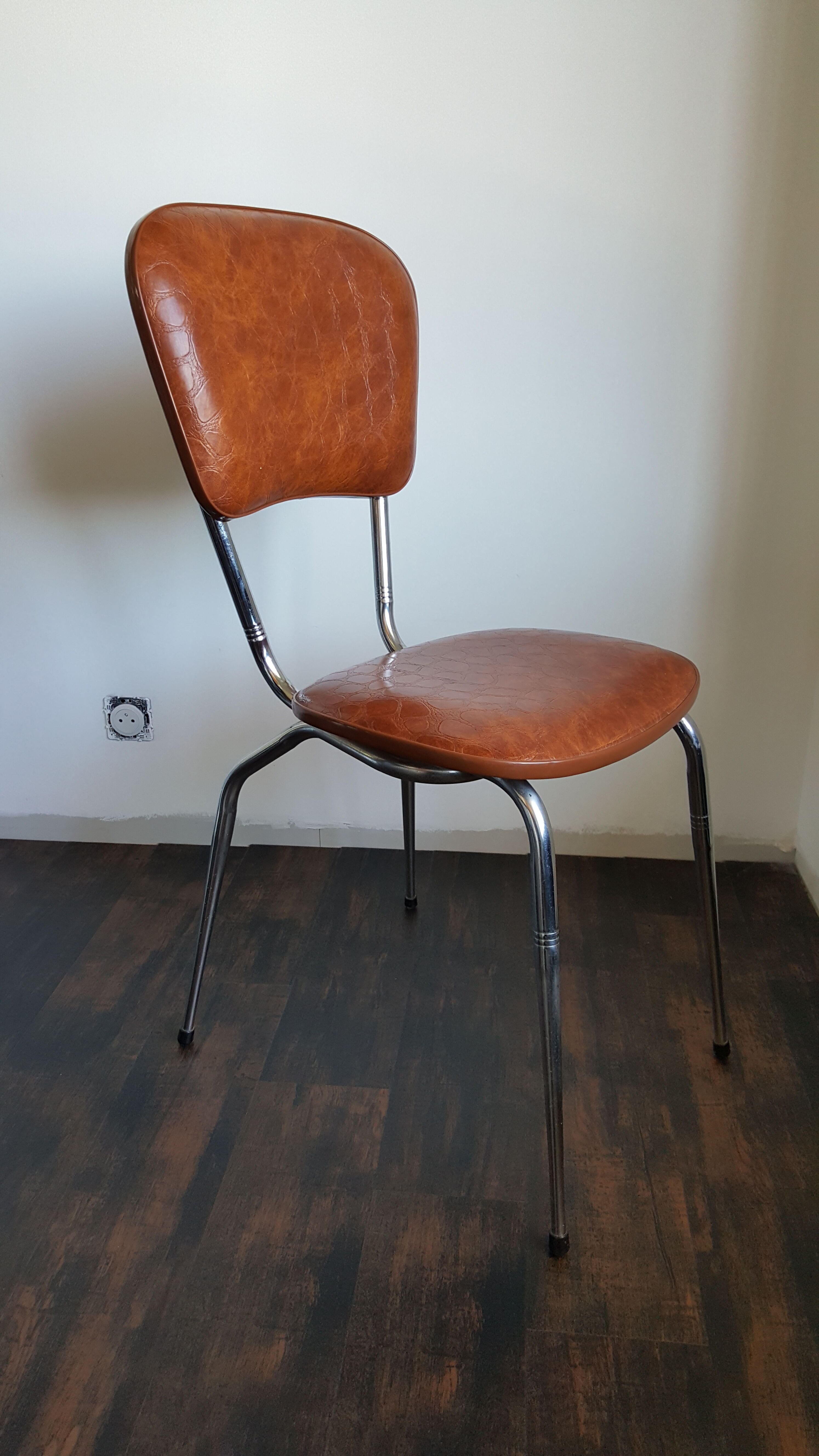 Set of 5 vintage chairs