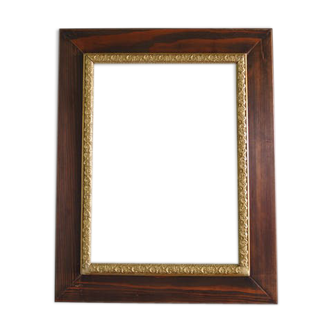 Wooden frame with golden stick baguette