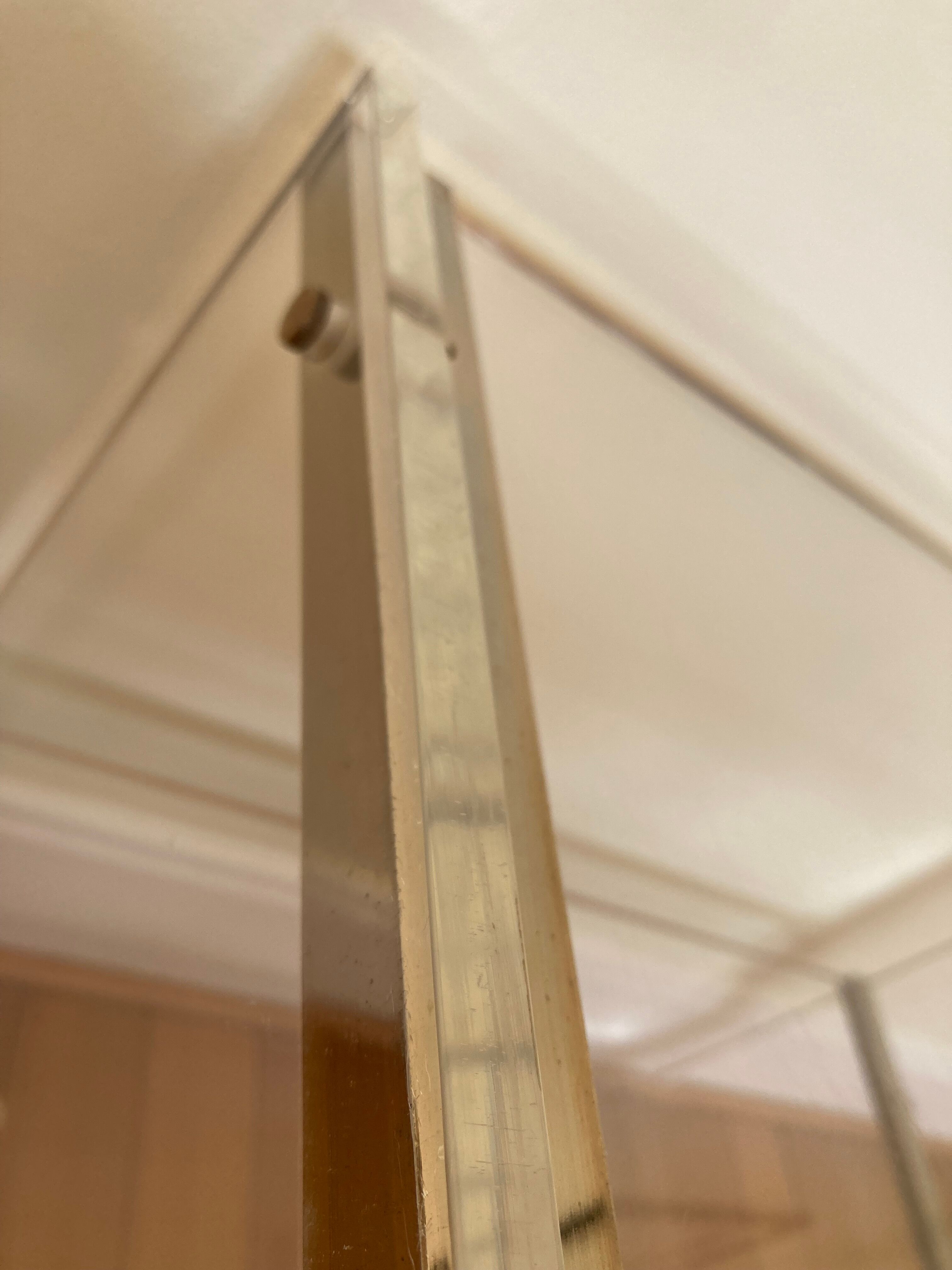 Plexiglas service with wheels