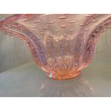 Vase en verre rose avec de l'or et des bulles d'air de forme ronde