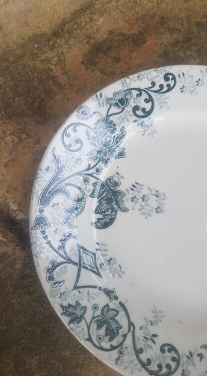 Plate in Iron Earth HB&Cie model Sévigné