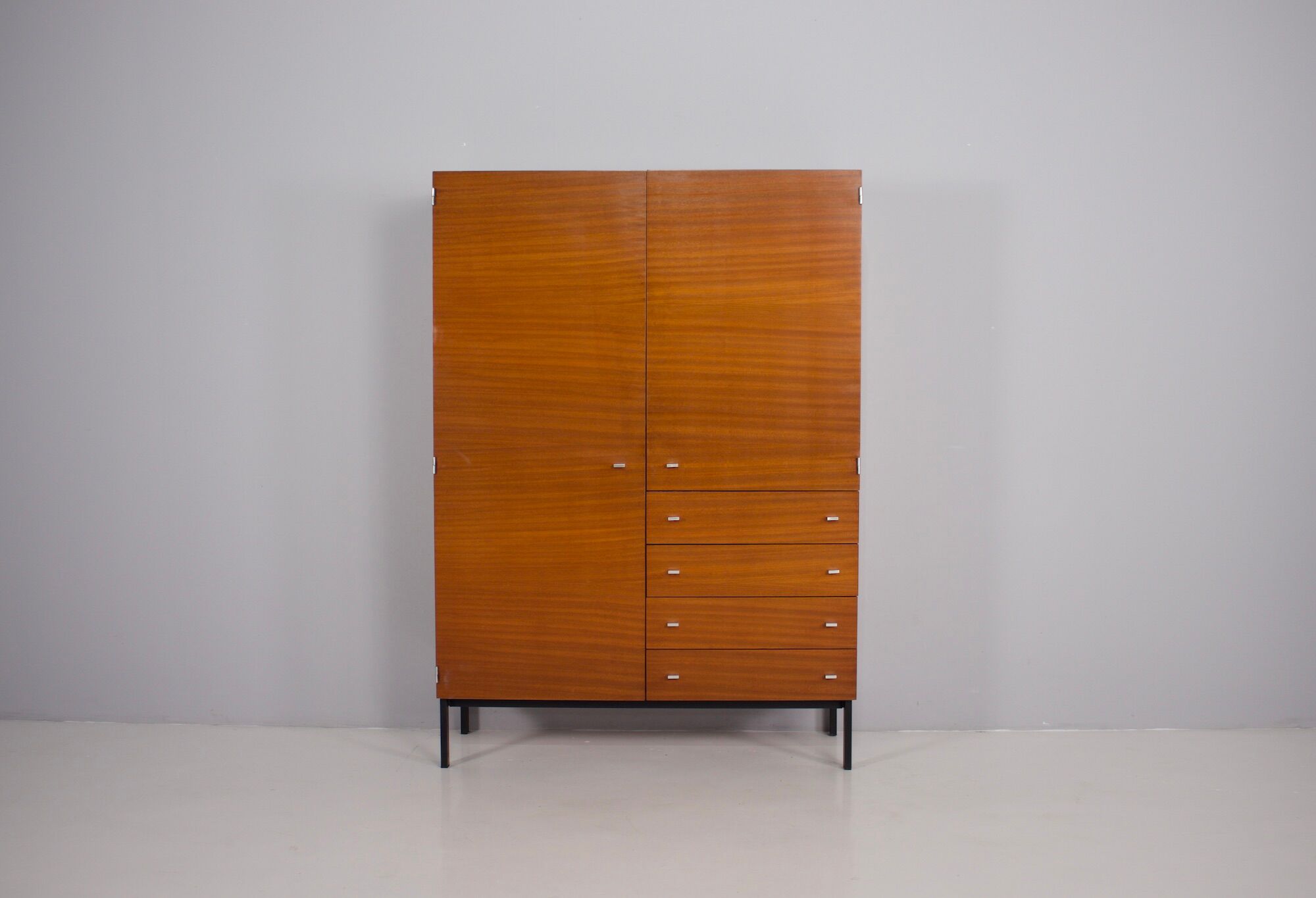 Wardrobe by Pierre Guariche, Meurop edition