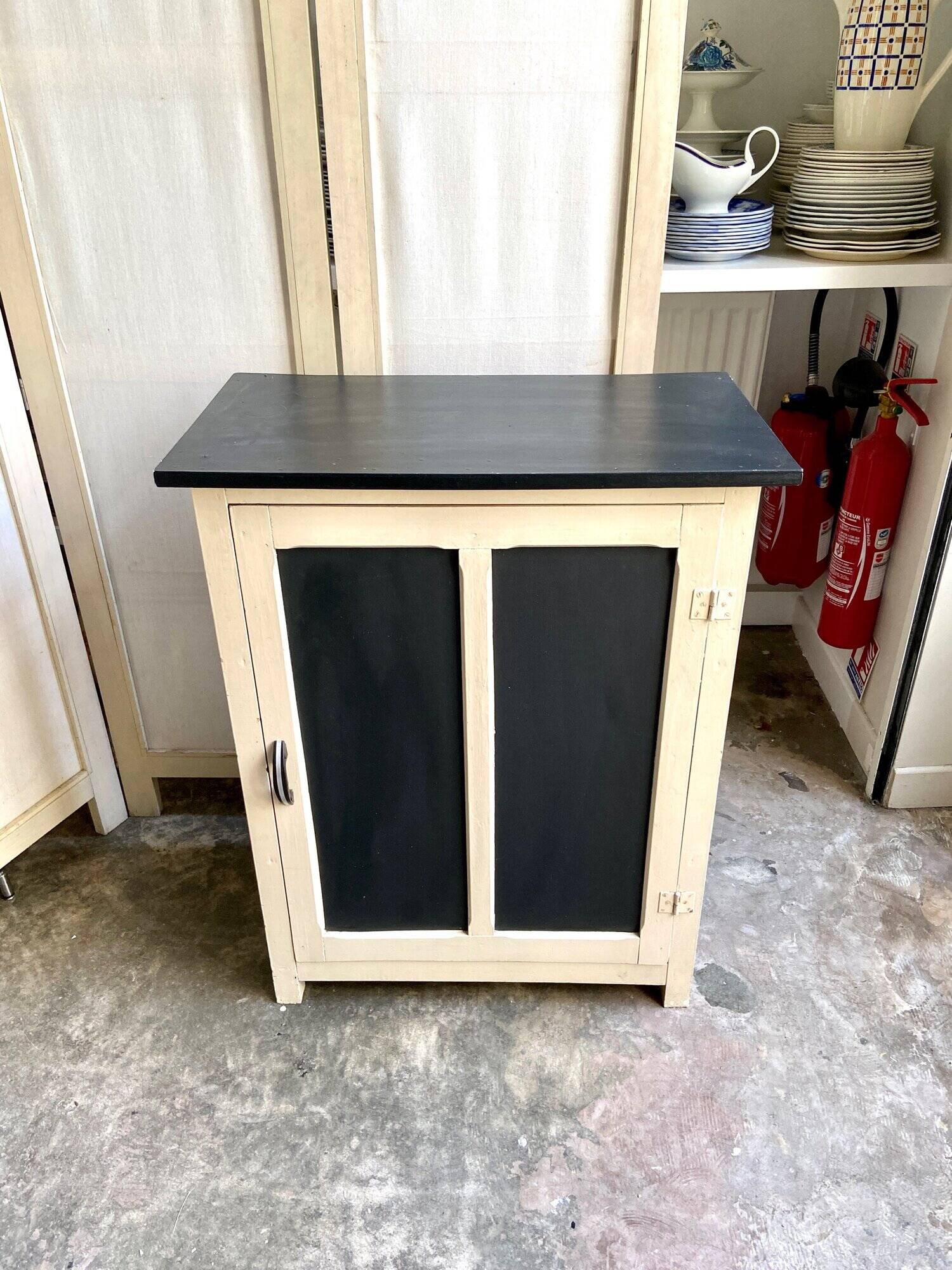 Confiturier parisien en bois beige et noir