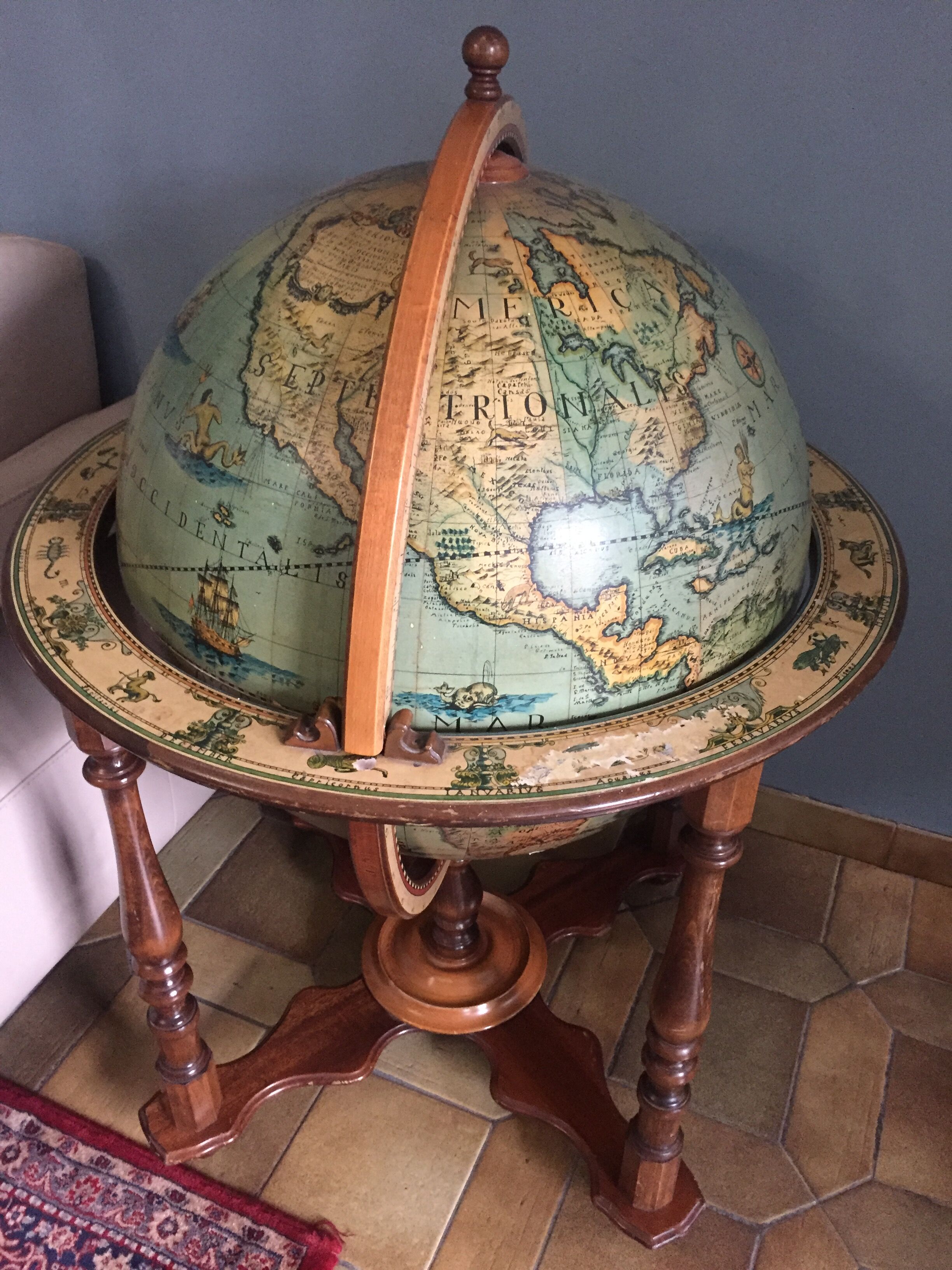 Bar mapmonde