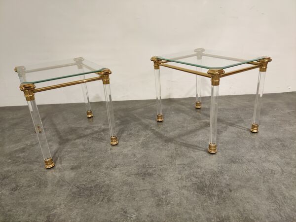 Tables d’appoint de lucite et de laiton vintage, années 1980