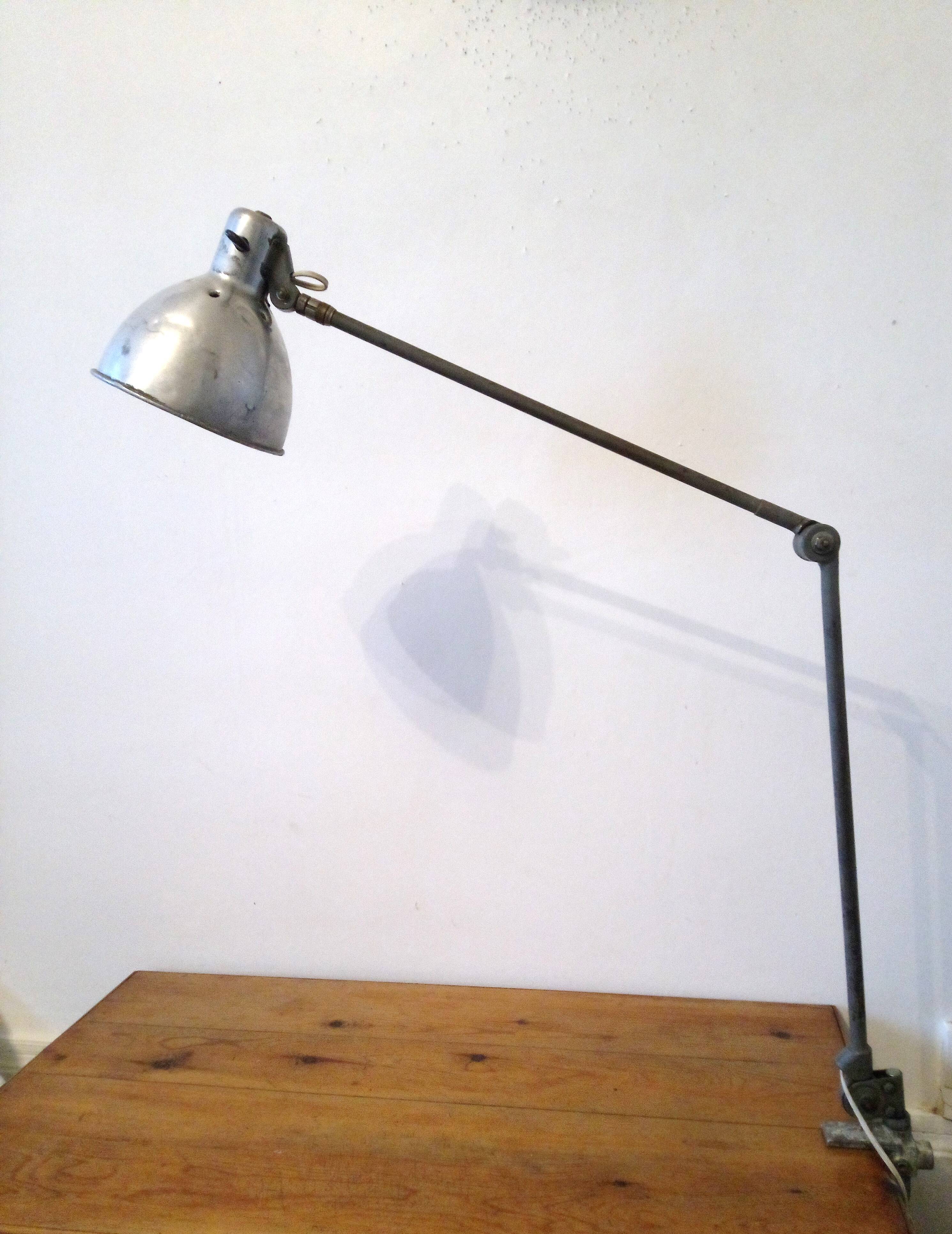 Large articulated industrial / workshop lamp - 1940-50