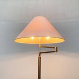 Adjustable floor lamp