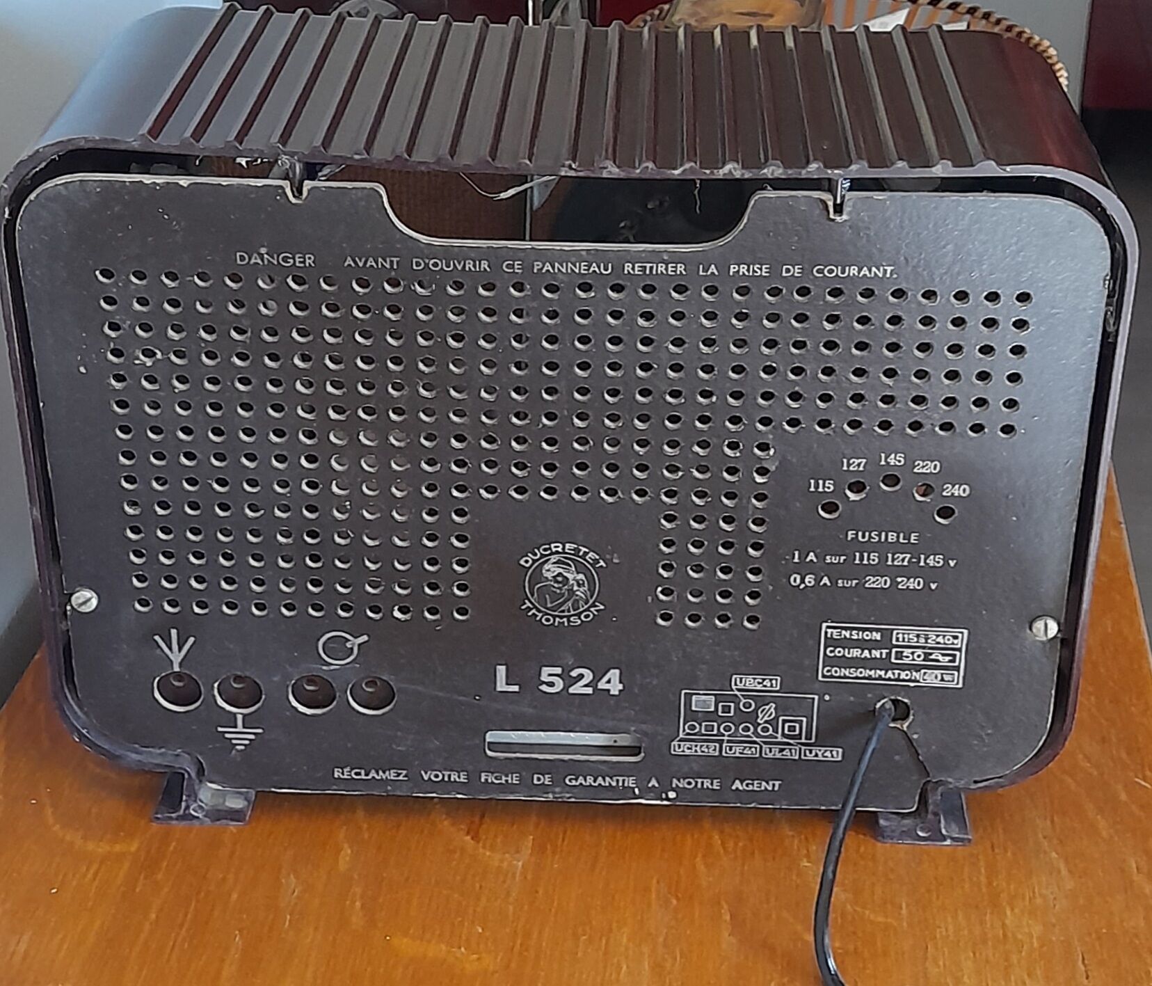 Radio station ducretet thomson l 524