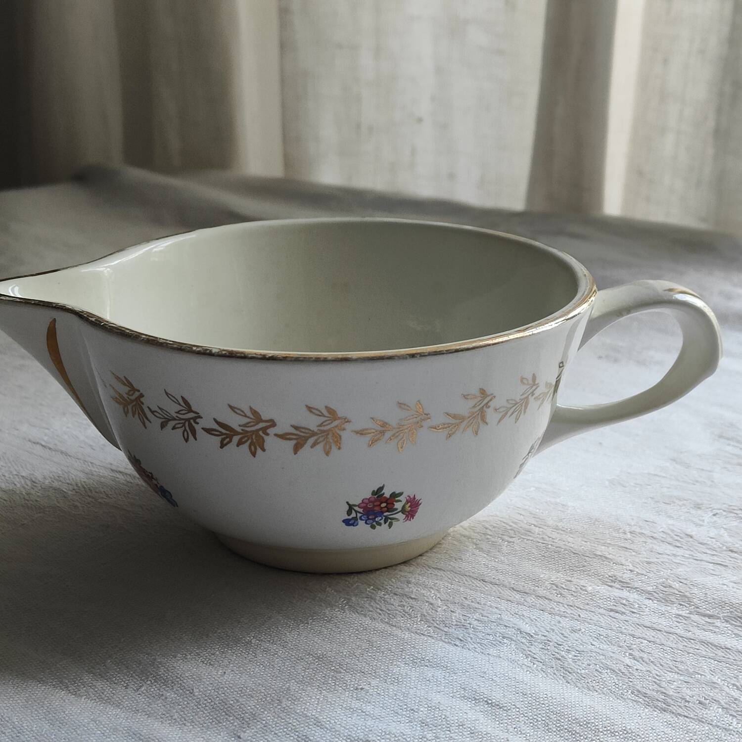 L'amandinoise sauce boat