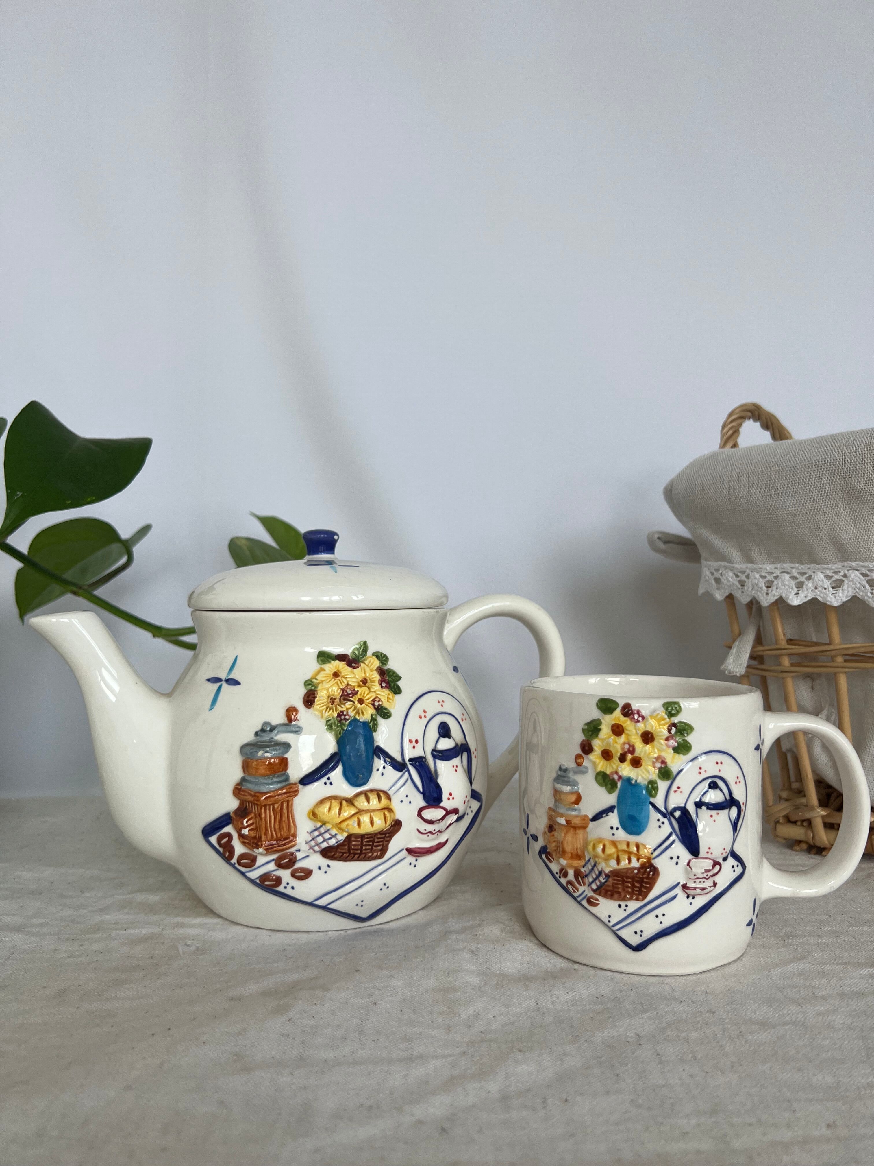 Teapot/coffee maker set with mug slip pattern breakfast hand-painted pieces